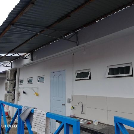Ocean House Hostel Semporna Exterior photo